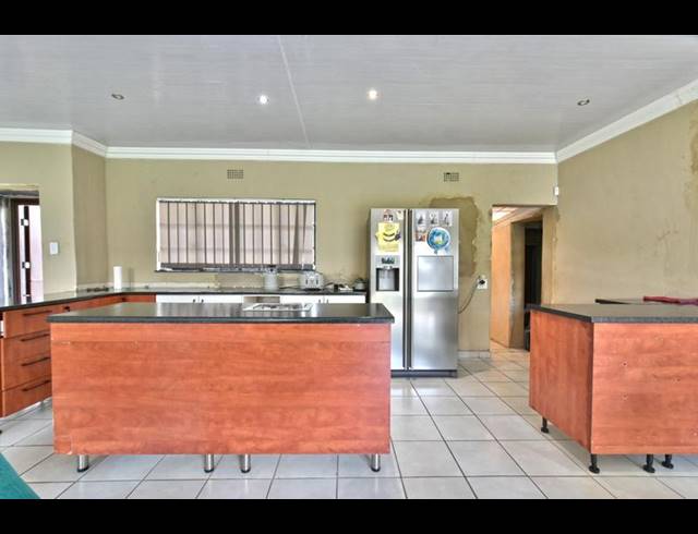 4 BEDROOM HOUSE FOR SALE IN BRACKENHURST